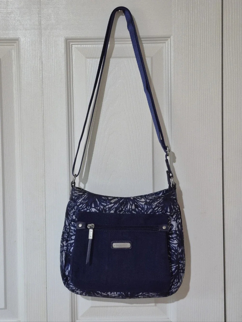 Baggalini Day trip Hobo Crossbody Bag In Navy Blue Floral